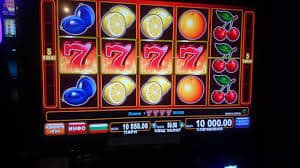 kyat60 မြန်မာ ဘောလုံးပွဲ Sportsbook ကစားနေသောမြင်ကွင်း