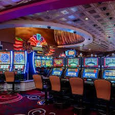 kyat60 အွန်လိုင်း Slots Jackpot ဂိမ်းများ ကစားနေသောမြင်ကွင်း